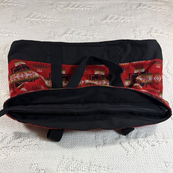 Pendleton Southwest Native American Patterned Large Zippered Wool Tote Bag - Picture 6 of 14
